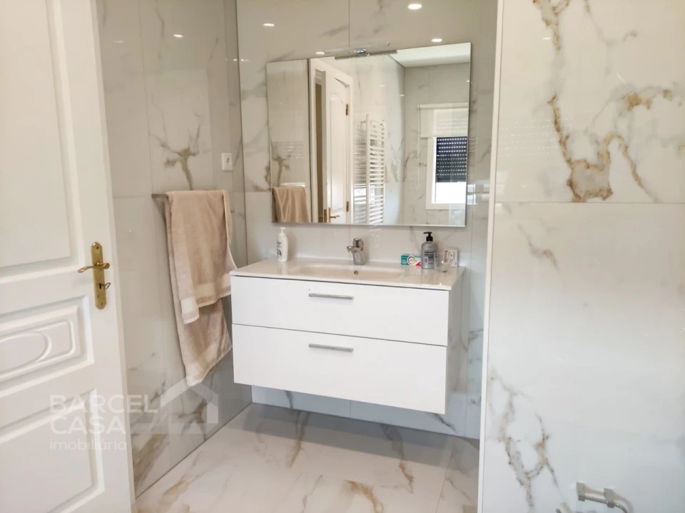 Moradia T4 para Venda em Abade de Neiva Foto 28