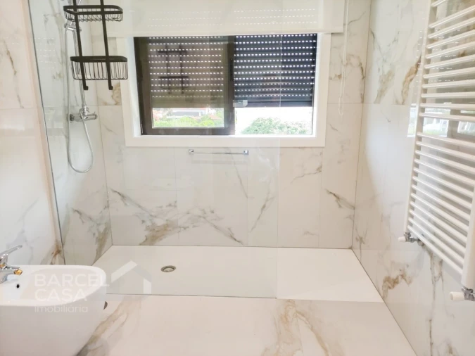 Moradia T4 para Venda em Abade de Neiva Foto 29