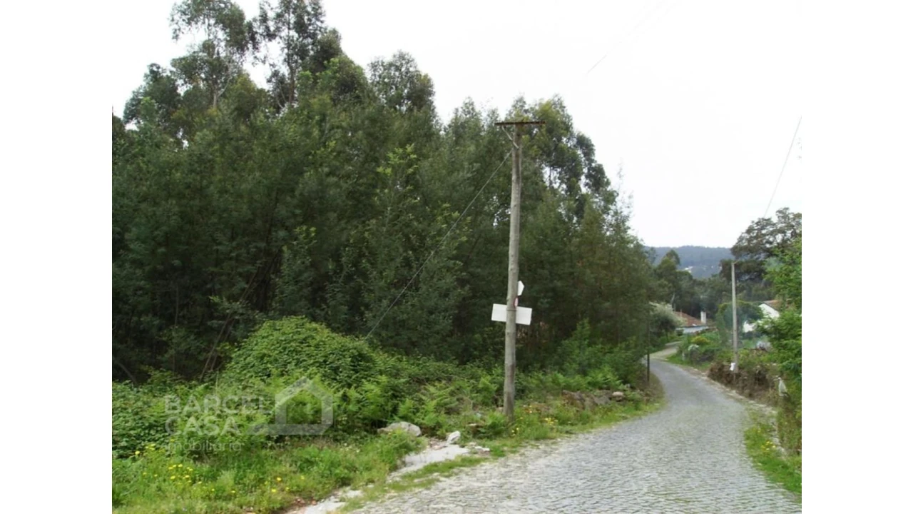 Terreno para Venda em Aldreu Foto 2