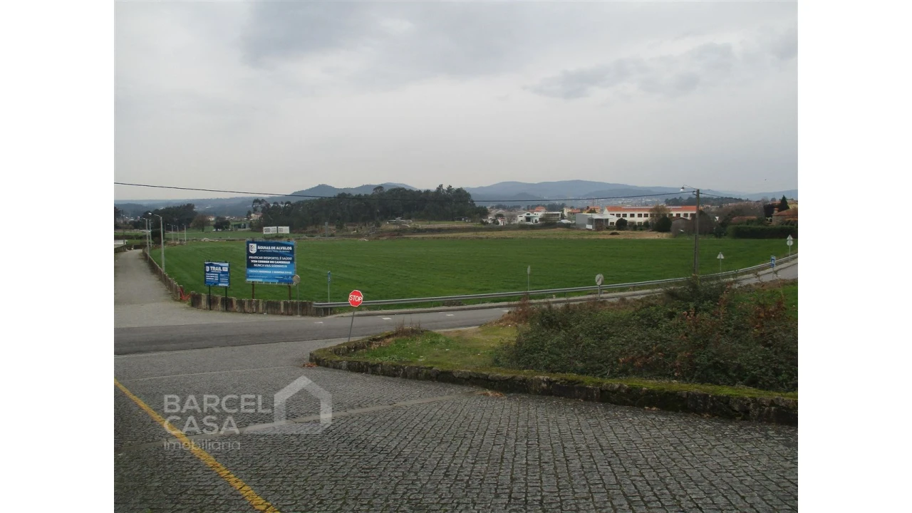 Terreno para Venda em Alvelos Foto 2