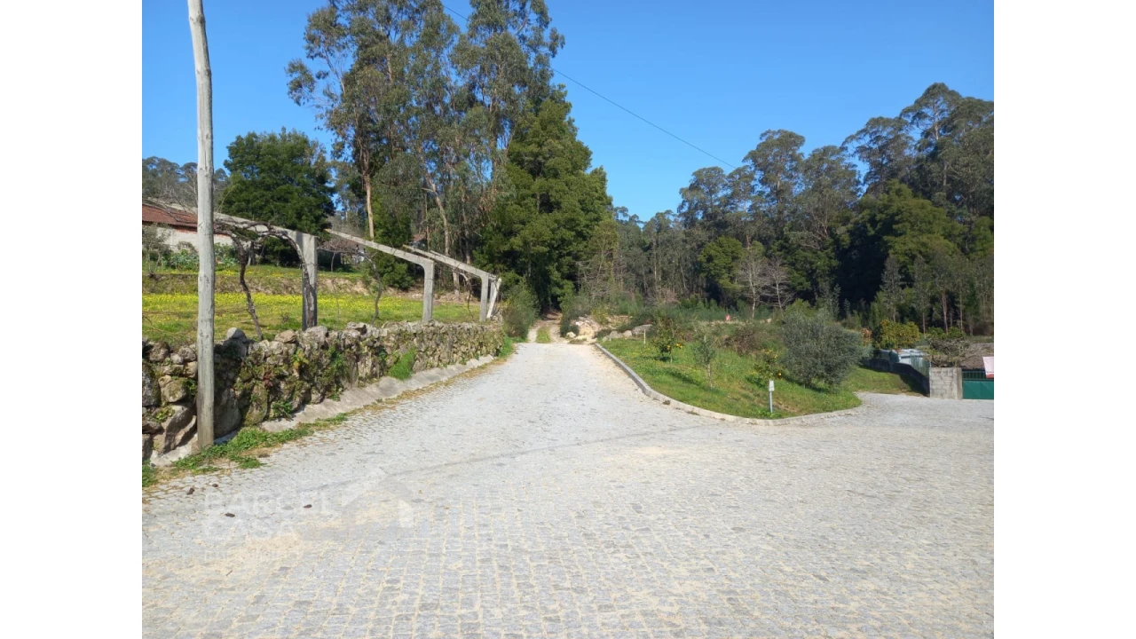 Terreno para Venda em Creixomil e Mariz Foto 1