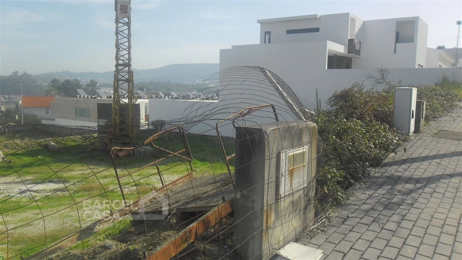 Terreno para Venda em Gamil e Midões