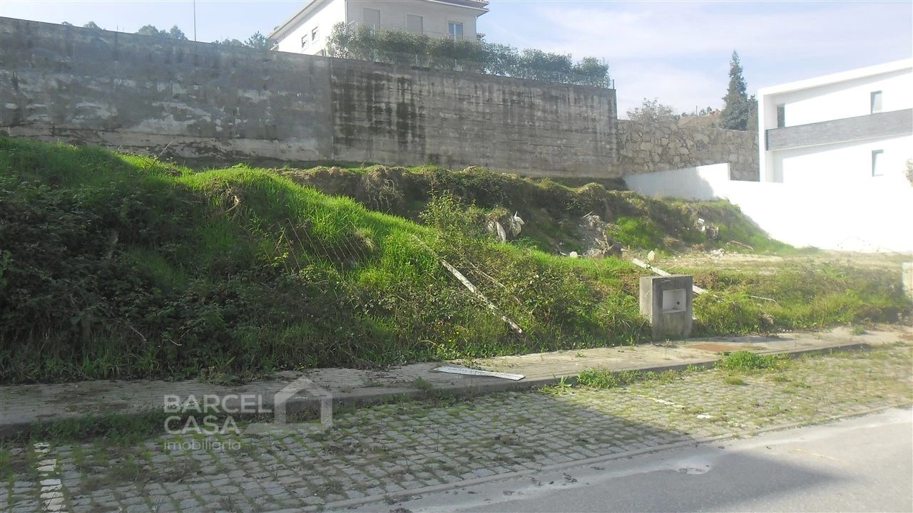 Terreno para Venda em Gamil e Midões Foto 1