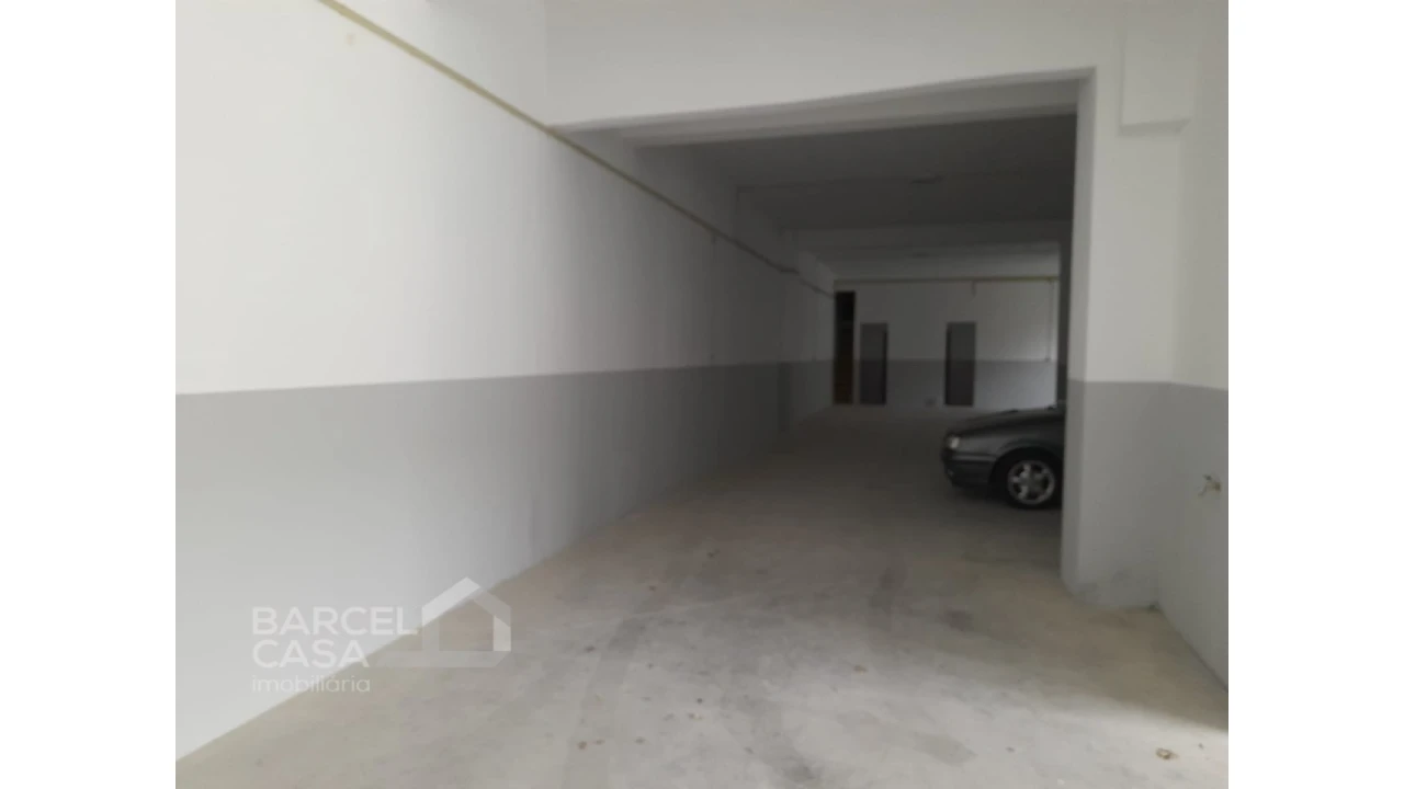 Armazém para Venda em Arcozelo Foto 1