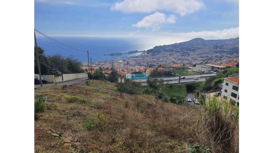 Terreno para Venda em Funchal (Santa Maria Maior) Foto 2