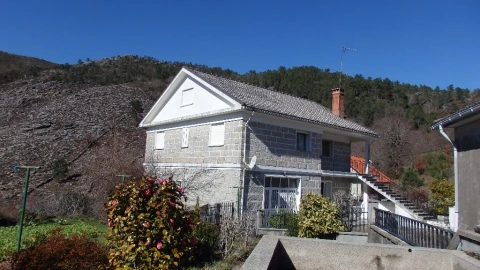 Moradia T5 para Venda em Castro Laboreiro e Lamas de Mouro