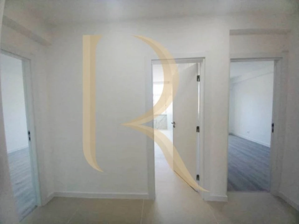 Apartamento T4 para Venda em Laranjeiro e Feijó Foto 5