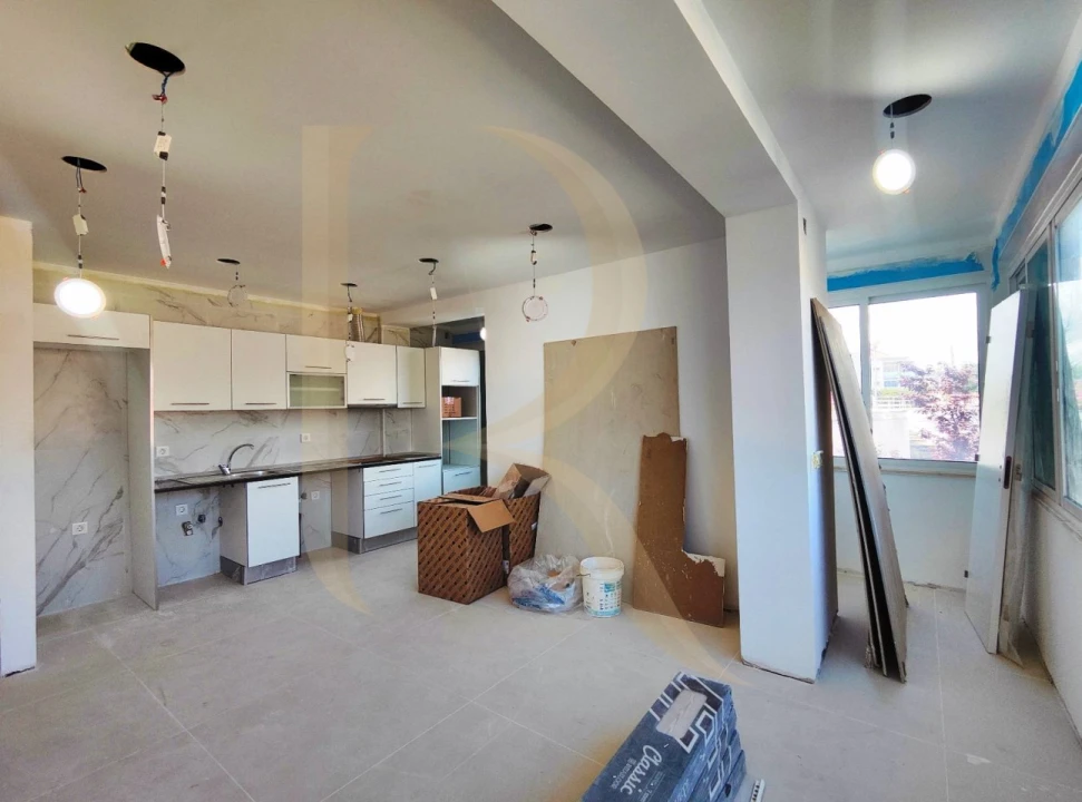 Apartamento T4 para Venda em Laranjeiro e Feijó Foto 3