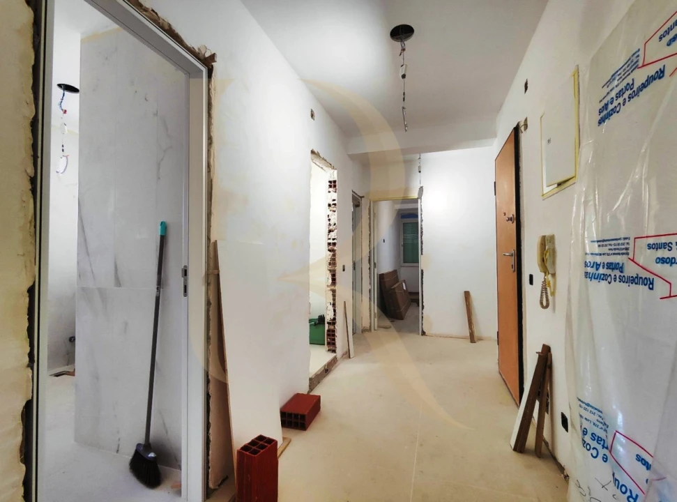 Apartamento T4 para Venda em Laranjeiro e Feijó Foto 7