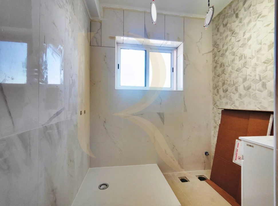 Apartamento T4 para Venda em Laranjeiro e Feijó Foto 18