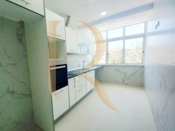 Apartamento T4 para Venda em Laranjeiro e Feijó