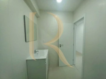 Apartamento T4 para Venda em Laranjeiro e Feijó