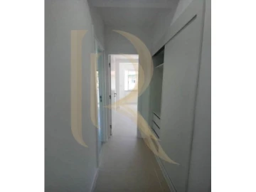 Apartamento T4 para Venda em Laranjeiro e Feijó