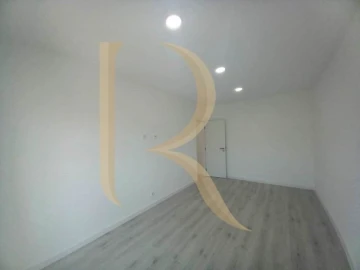 Apartamento T4 para Venda em Laranjeiro e Feijó