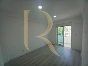 Apartamento T4 para Venda em Laranjeiro e Feijó