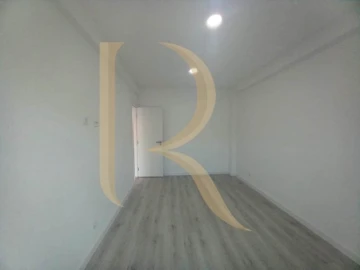 Apartamento T4 para Venda em Laranjeiro e Feijó