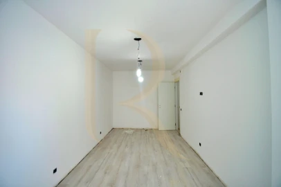 Apartamento T4 para Venda em Laranjeiro e Feijó