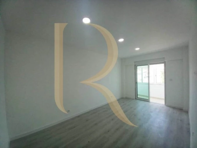 Apartamento T4 para Venda em Laranjeiro e Feijó Foto 15