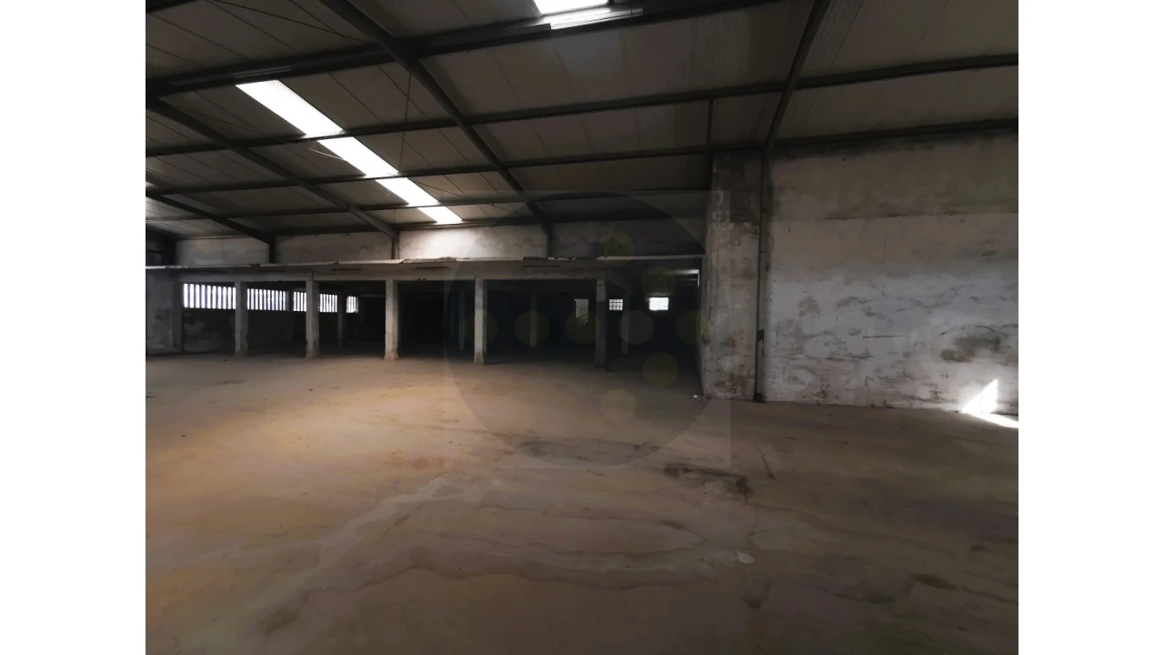 Armazém para Venda em Ferreira do Zezere Foto 3