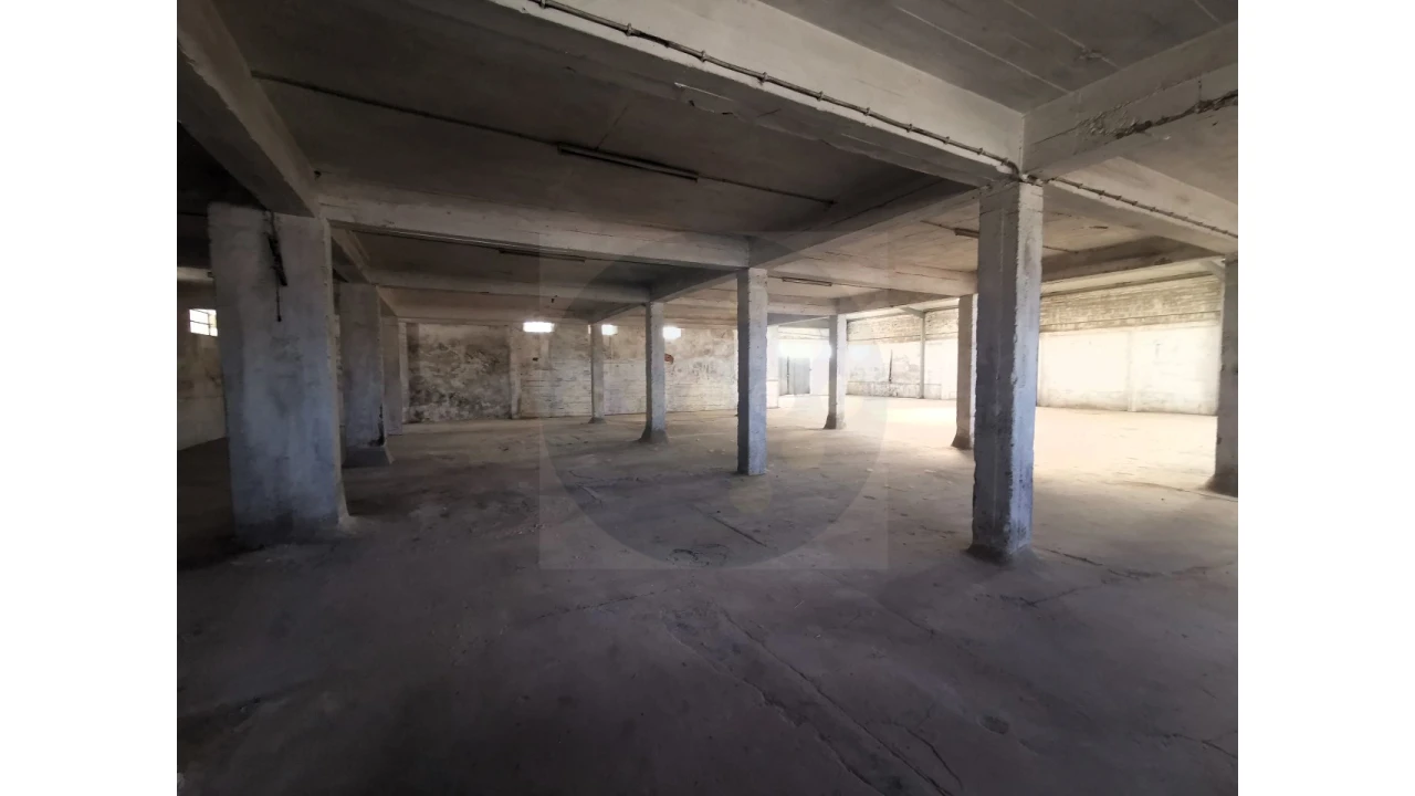 Armazém para Venda em Ferreira do Zezere Foto 4