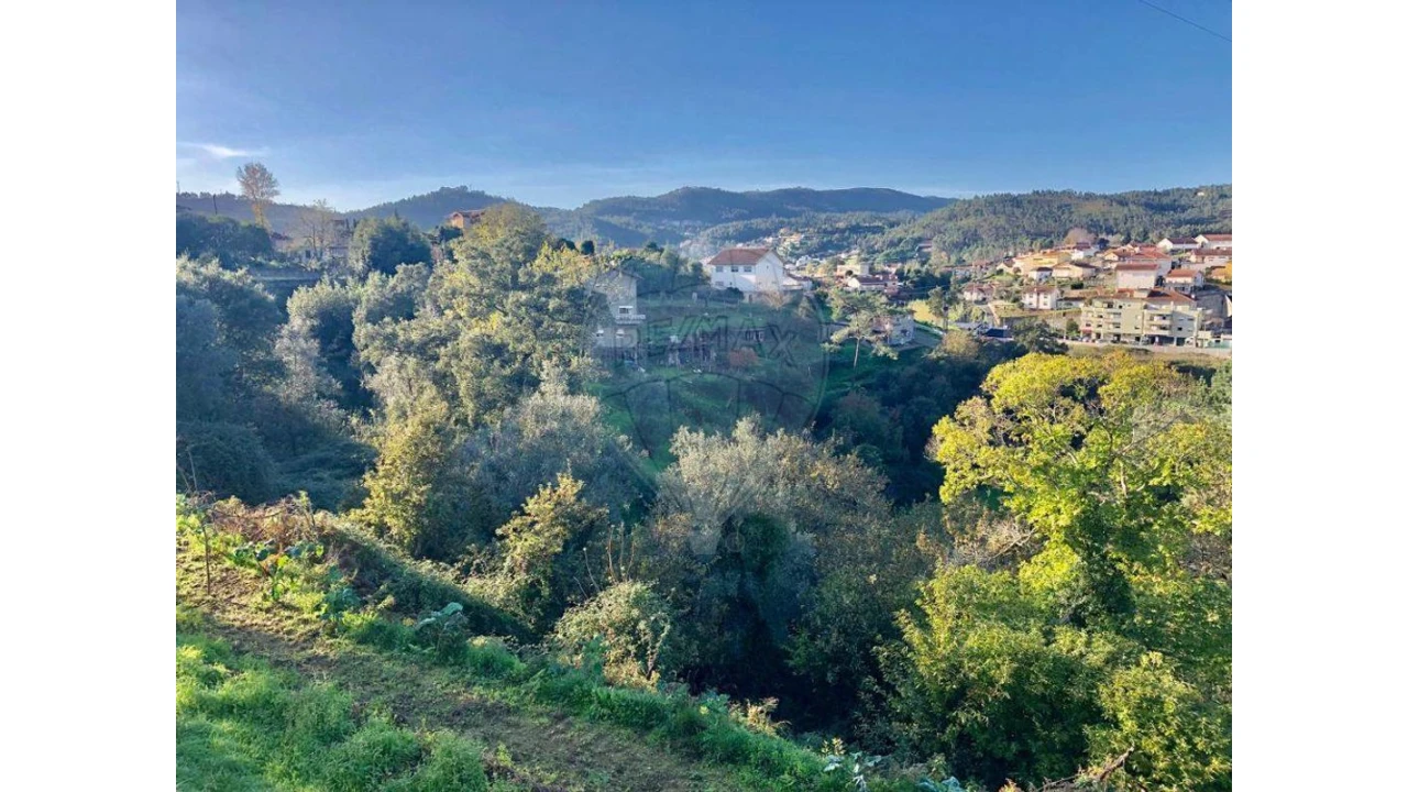Terreno para Venda em Melres e Medas Foto 1