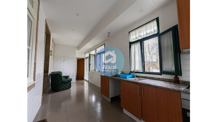 Apartamento T6 para Venda em Caldelas Foto 6