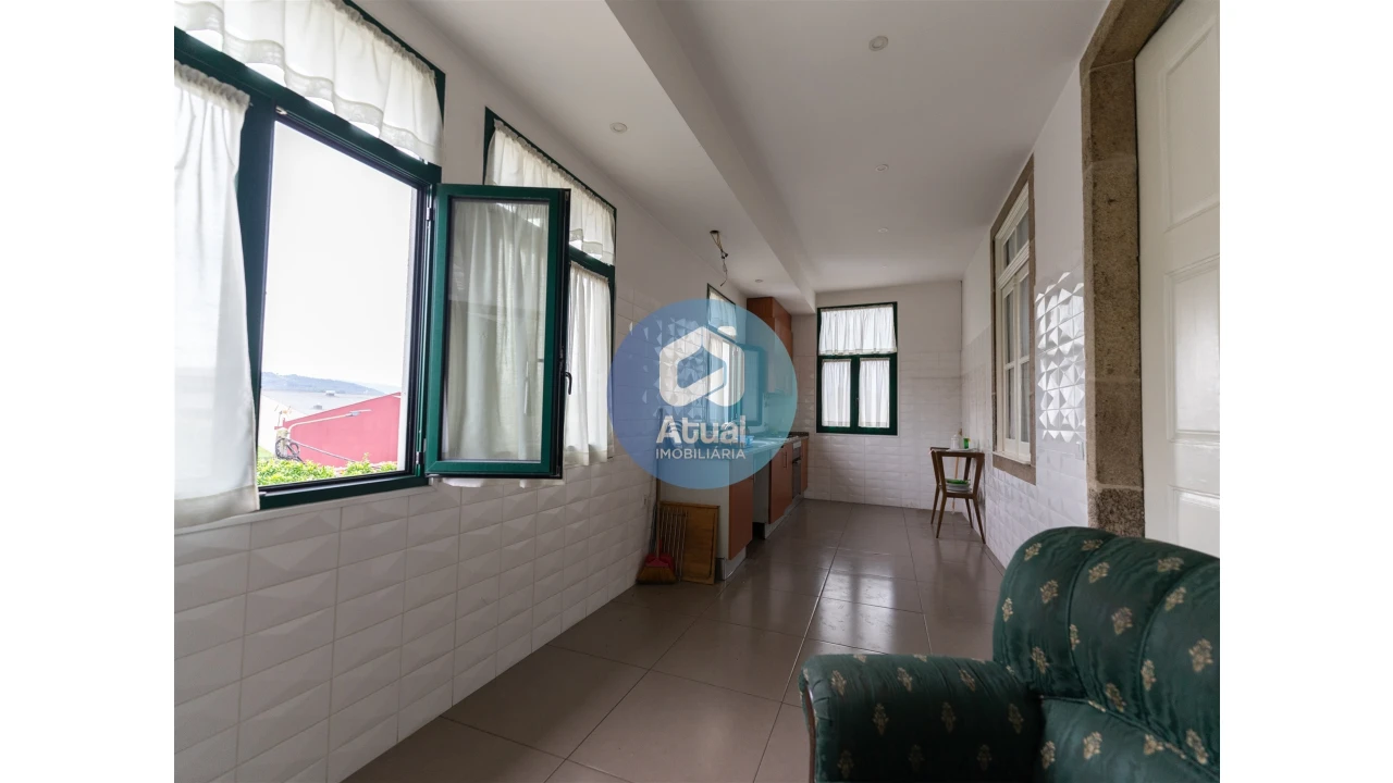 Apartamento T6 para Venda em Caldelas Foto 7