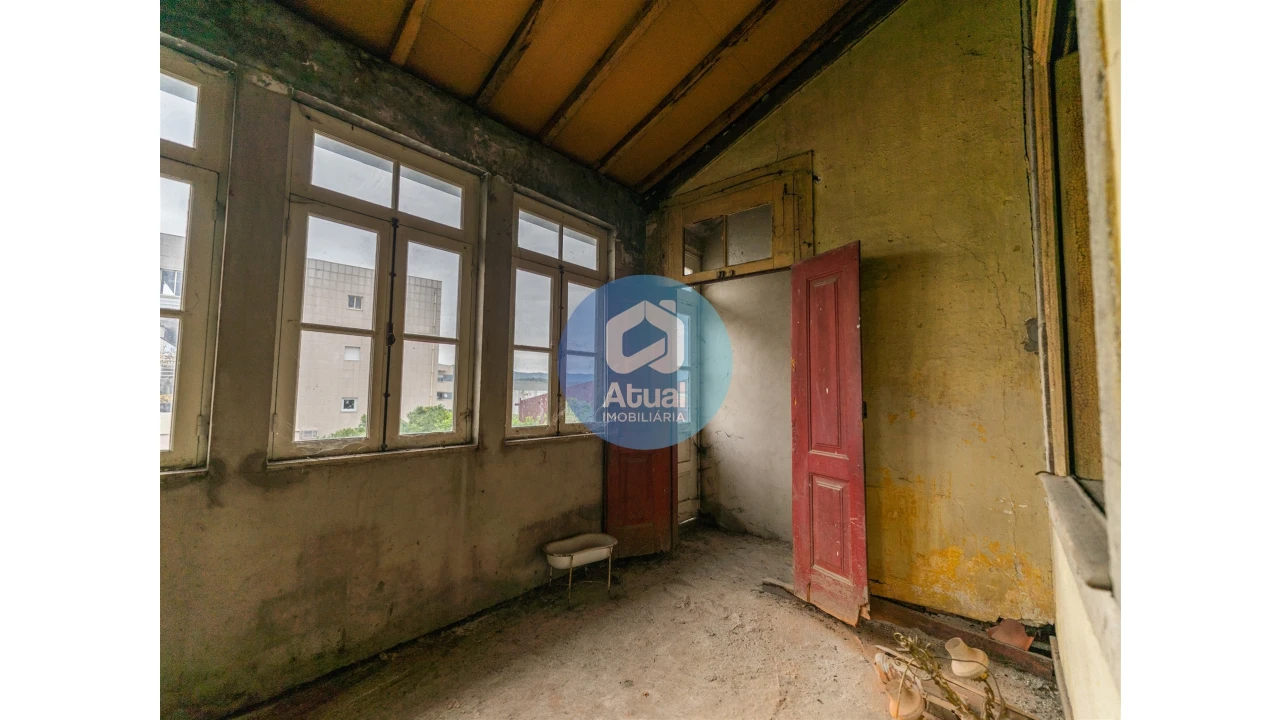 Apartamento T6 para Venda em Caldelas Foto 28