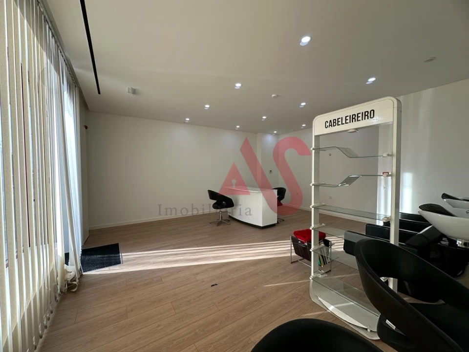 Loja para Venda em Azurem Foto 1