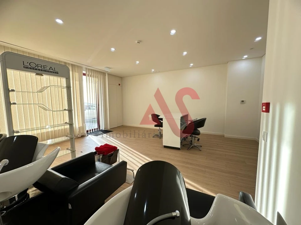 Loja para Venda em Azurem Foto 2