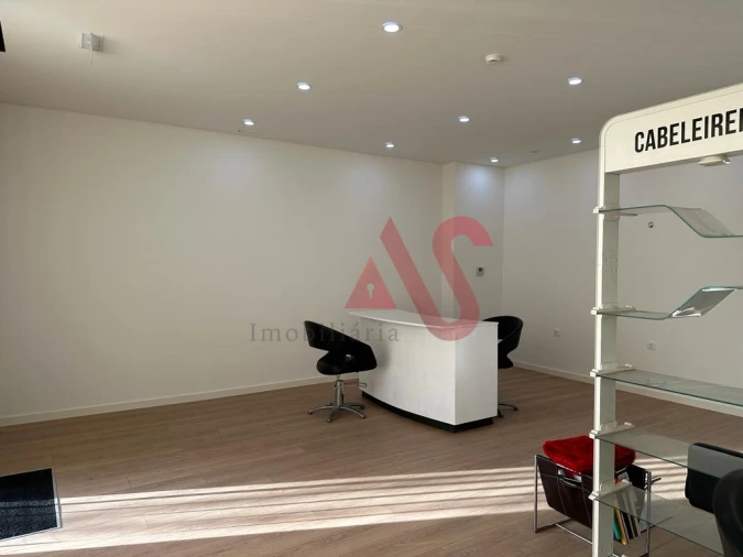 Loja para Venda em Azurem Foto 7