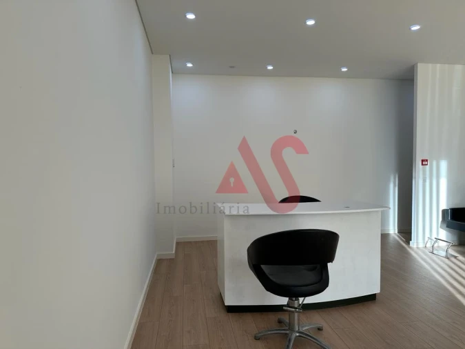 Loja para Venda em Azurem Foto 8