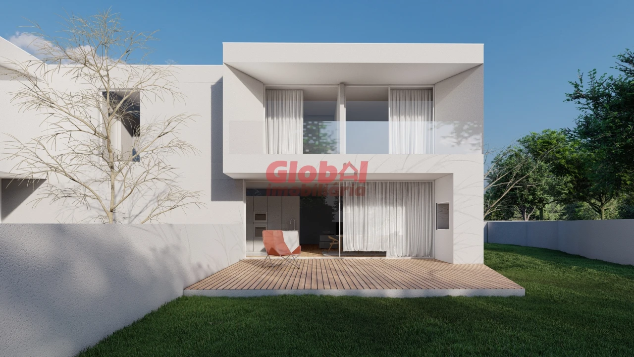 Moradia T4 para Venda em Orgens Foto 3