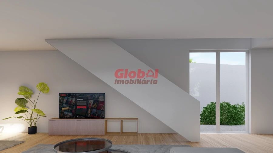 Moradia T4 para Venda em Orgens Foto 14