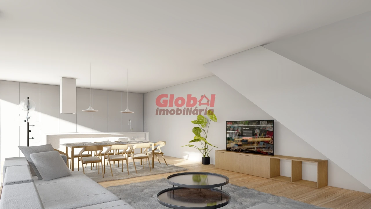 Moradia T4 para Venda em Orgens Foto 13