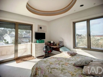 Moradia T6 para Venda em Rio de Couros e Casal dos Bernardos