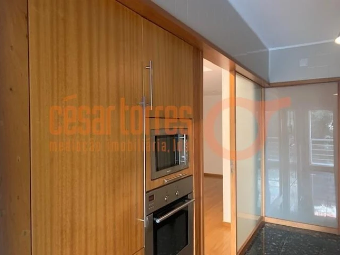 Apartamento T1 para Arrendamento em Arcozelo Foto 6