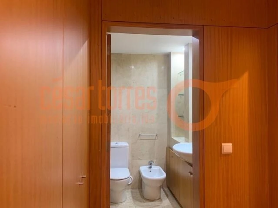 Apartamento T1 para Arrendamento em Arcozelo Foto 20