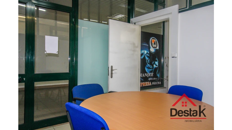 Loja para Venda em Santa Comba Dão e Couto do Mosteiro Foto 2