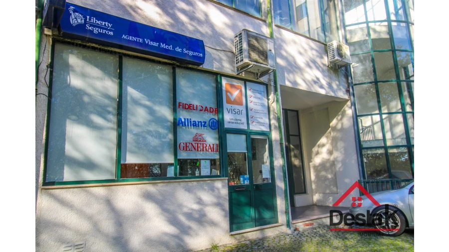 Loja para Venda em Santa Comba Dão e Couto do Mosteiro Foto 1