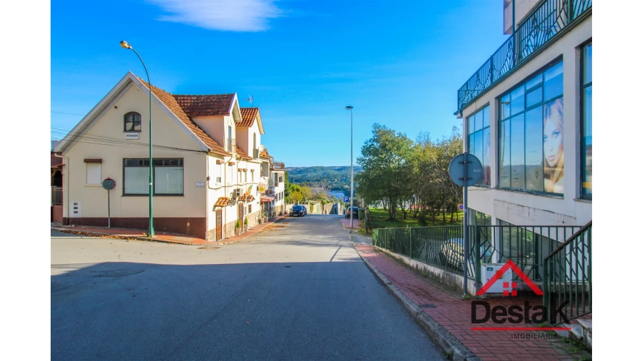 Loja para Venda em Santa Comba Dão e Couto do Mosteiro Foto 13