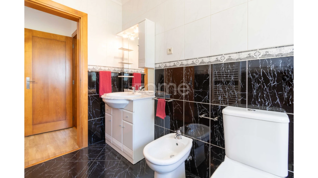 Moradia T4 para Venda em Gandra Foto 36