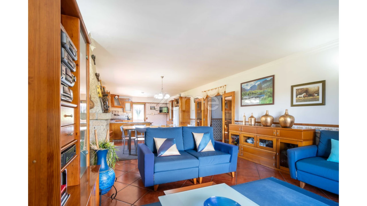 Moradia T4 para Venda em Gandra Foto 11