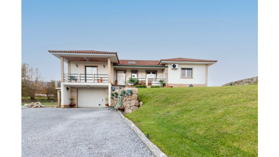 Moradia T4 para Venda em Gandra