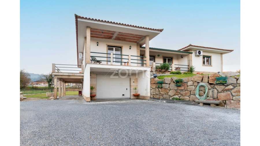 Moradia T4 para Venda em Gandra Foto 3