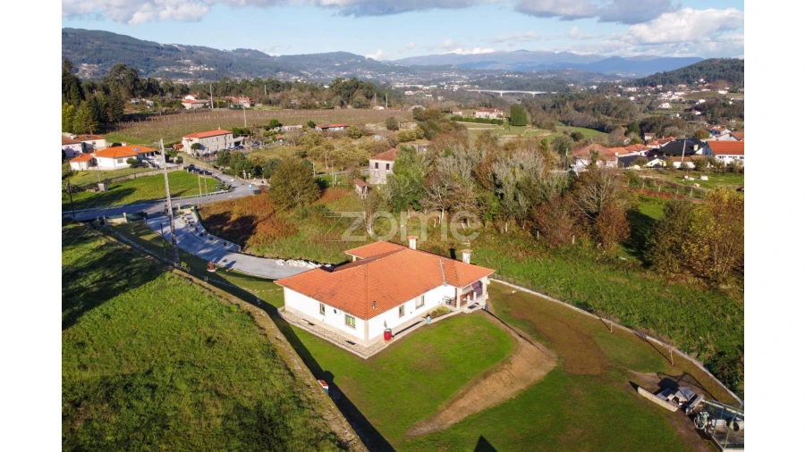 Moradia T4 para Venda em Gandra Foto 64