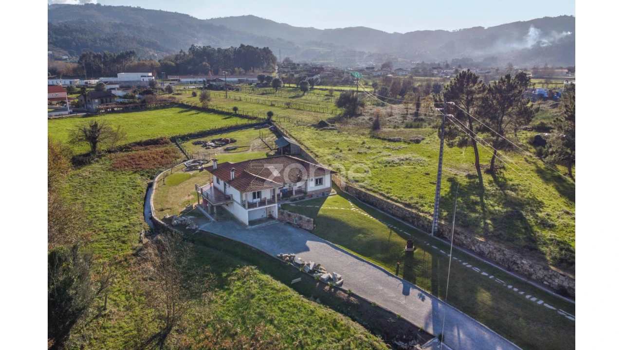 Moradia T4 para Venda em Gandra Foto 58