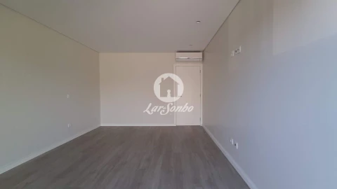 Moradia T4 para Venda em Anta e Guetim