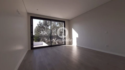 Moradia T4 para Venda em Anta e Guetim
