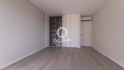 Moradia T4 para Venda em Anta e Guetim